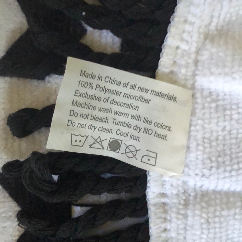 👙DSW Soft & Cozy Round Fringed Towel - Picture 4 of 4
